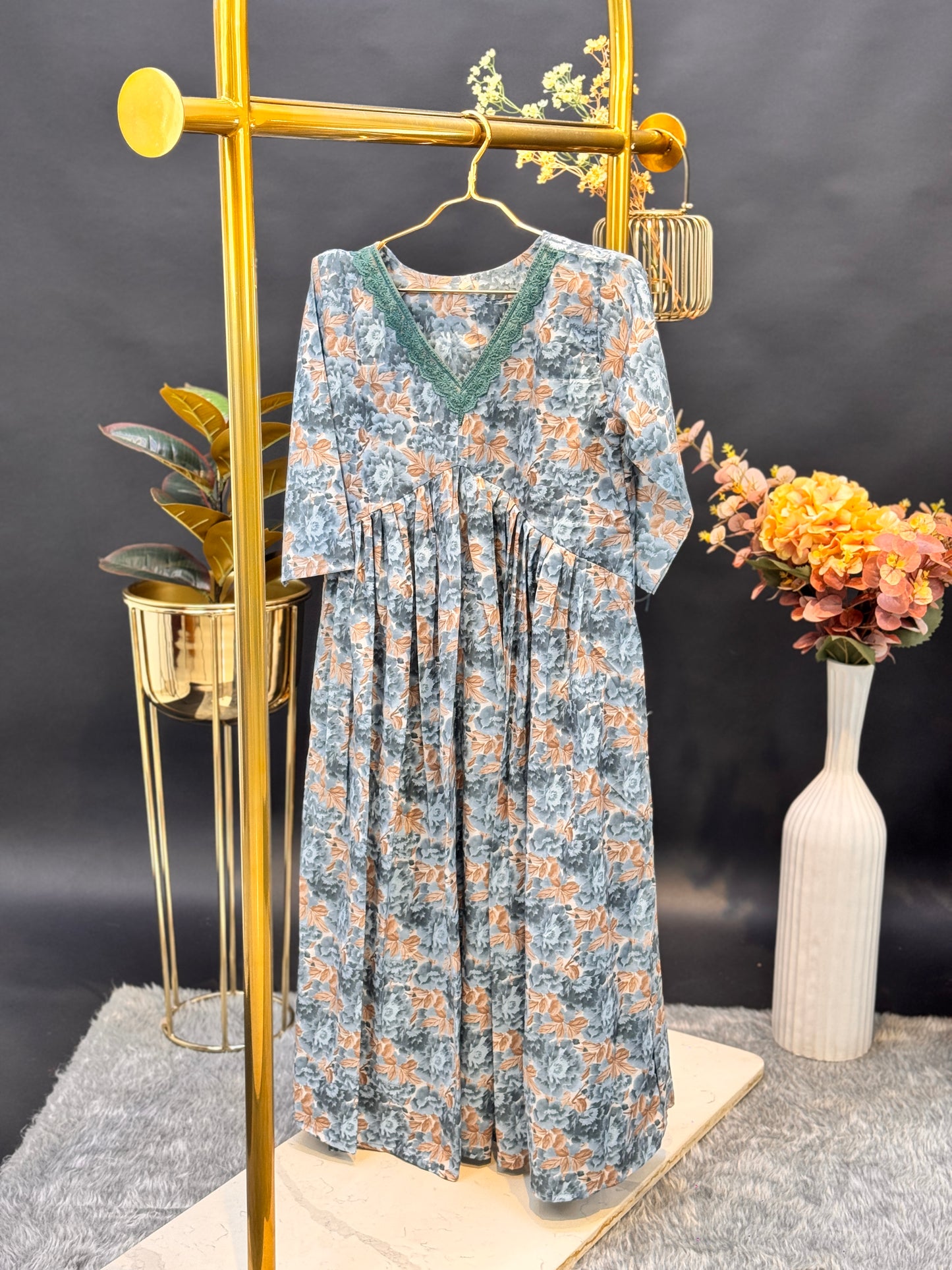 Floral Printed Empire-Cut Kurti with Lace Neckline
